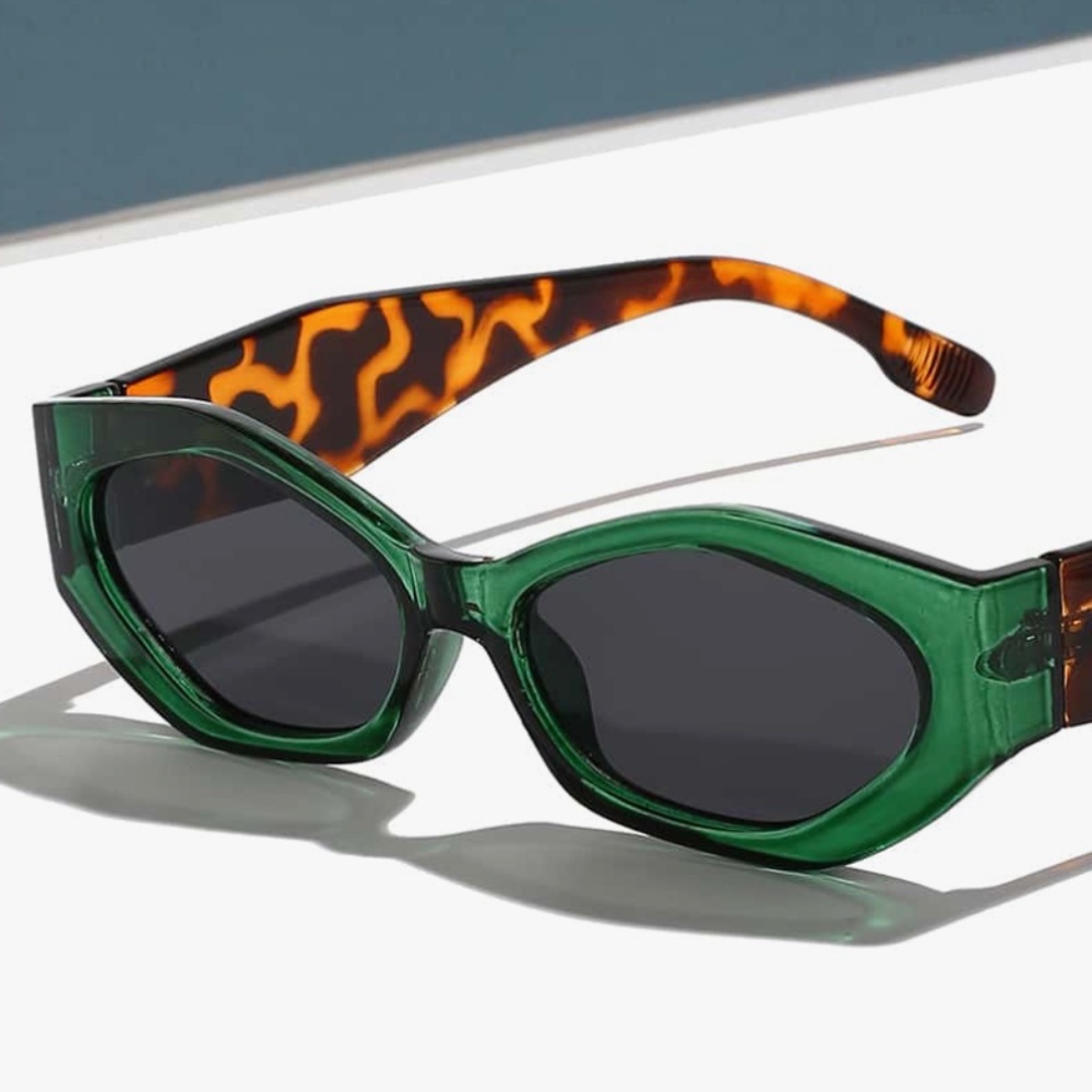 Retro Oval Statement Sunglasses